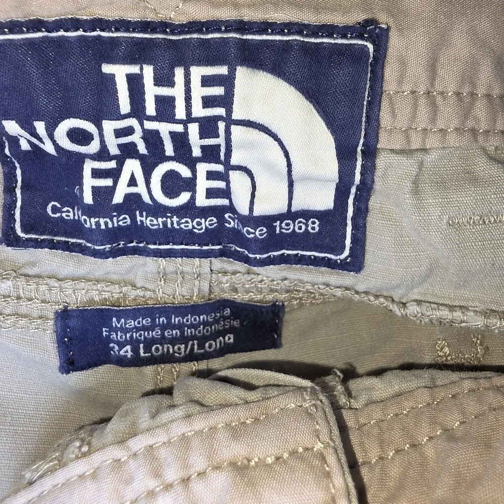 The North Face Men's Cargo Shorts Size 34 Tan Khaki Hiking Outdoor Work Cotton